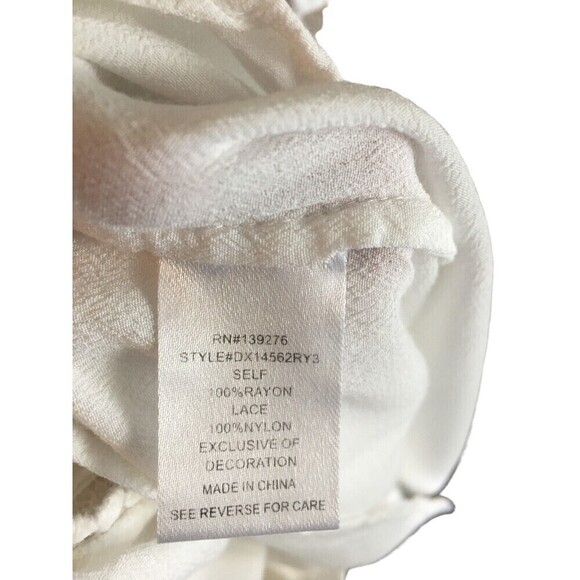 Danielrainn Top Women's Size 2X White Lacey Cap Sleeve - Picture 7 of 7